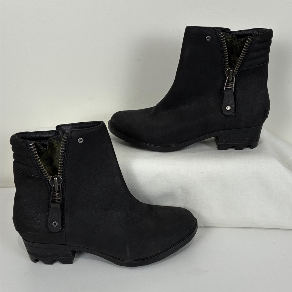 Sorel Women’s 6 Leather Heeled Ankle Booties Panel Zipper Detail Black Moto - Picture 5 of 8